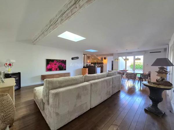 Vente                                                      Appartement
                        
                     5 pièces                      122 m2                     à Draguignan