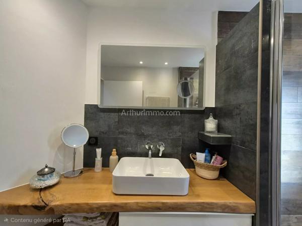 Vente                                                      Appartement
                        
                     5 pièces                      122 m2                     à Draguignan