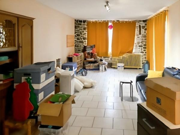 Maison à vendre à Saint-Julien-sur-Sarthe – 138 m² de charme et de potentiel au cœur de l’Orne