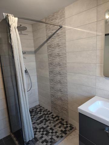 T4 rénové avec balcon, garage et cave