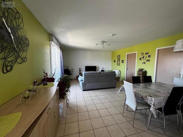 Appartement à louer à Molay dans le Jura (39500), ref : 39033-L604