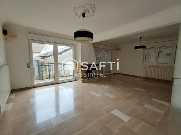 garage, terrain de 905 m², grand volume, 193 m² habitable, grande pièce à vivre