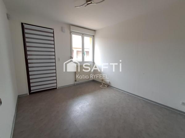 garage, terrain de 905 m², grand volume, 193 m² habitable, grande pièce à vivre