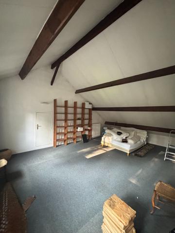 Maison Bois Guillaume - parc de 3300m² - constructible - 5 chambres 2 chambres Rdc - 211 m2 plein centre de Bois Guillaume - proche des écoles et commerces- calme et verdoyant - environnement idéal , havre de paix, à deux minutes de Rouen ,idéale f