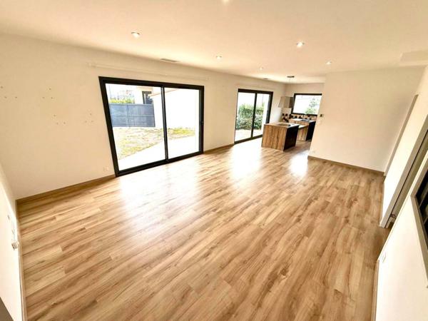 Villa T5 plain-pied 4 faces – Parcelle piscinable