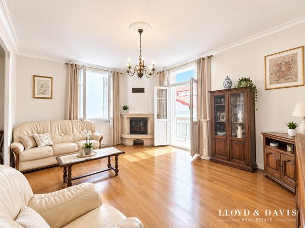 APPARTEMENT 100 M² AVEC PARKING