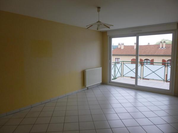 Résidence Le Duguesclin - F2 au 2ème avec une belle terrasse