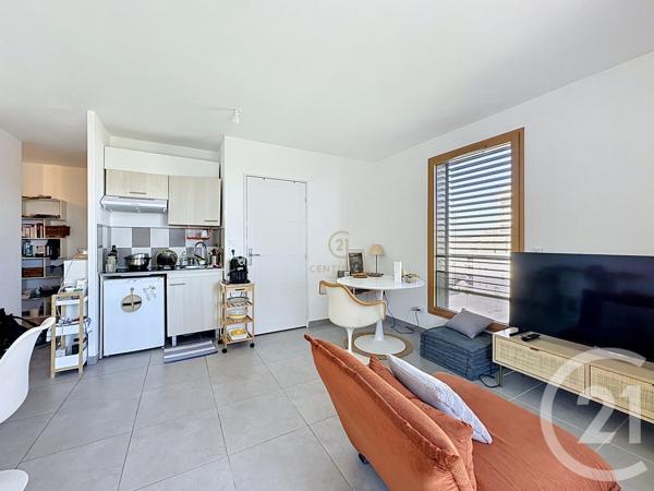 Appartement F1 à vendre  1 pièce - 33 m 2   LYON  - 69008