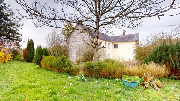 Maison en pierres - 8 chambres - Jardin arboré - Garage - Isigny Le Buat - Gîte