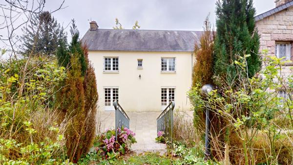 Maison en pierres - 8 chambres - Jardin arboré - Garage - Isigny Le Buat - Gîte