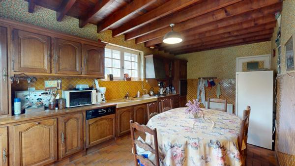 Maison en pierres - 8 chambres - Jardin arboré - Garage - Isigny Le Buat - Gîte