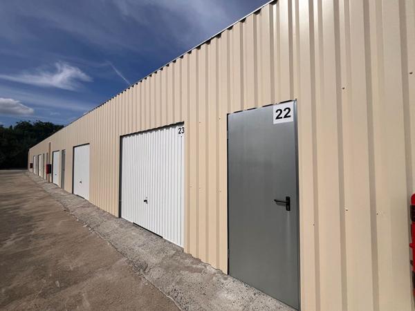 Box à LOUER - Commune de MERVENT