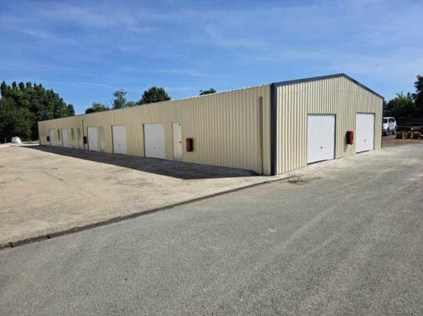 Box à LOUER - Commune de MERVENT