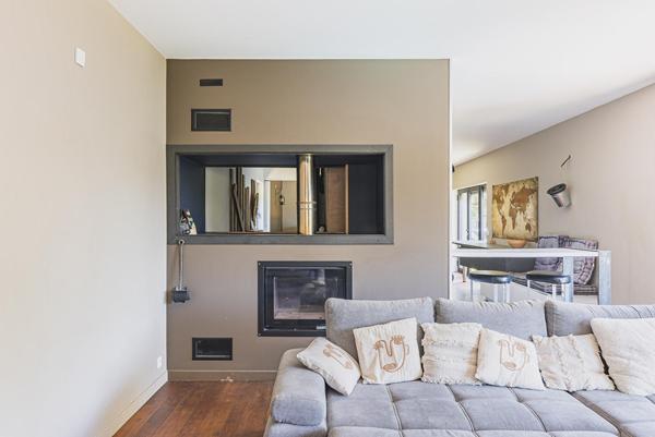 Maison d’Architecte inversée avec vue canopée