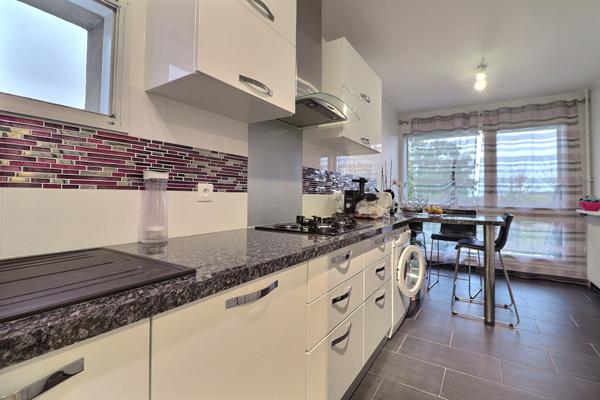 Appartement Taverny 4 pièce(s) 84.61 m2 + cave + Place de parking