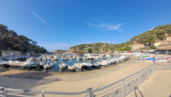 Ensuès-la-Redonne (13820) Maison type 4 avec jardin ,et une place de parking privative