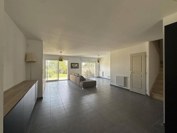 Maison familiale moderne à Thomery (77810)