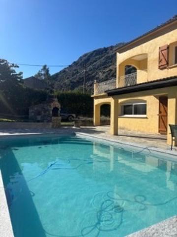 Maison T6 de 150m2 avec piscine à 8 min de Corte