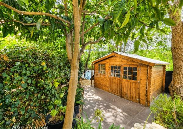 Appartement à vendre 2/3 pièces, jardin de 170 m2, parkings LE CASTELLET (83)
