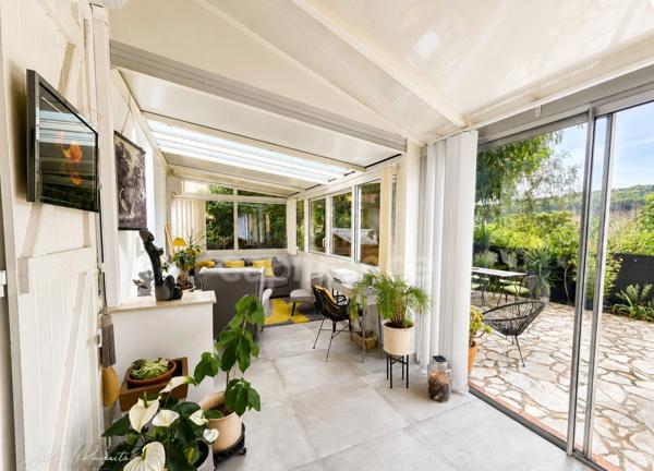 Appartement à vendre 2/3 pièces, jardin de 170 m2, parkings LE CASTELLET (83)