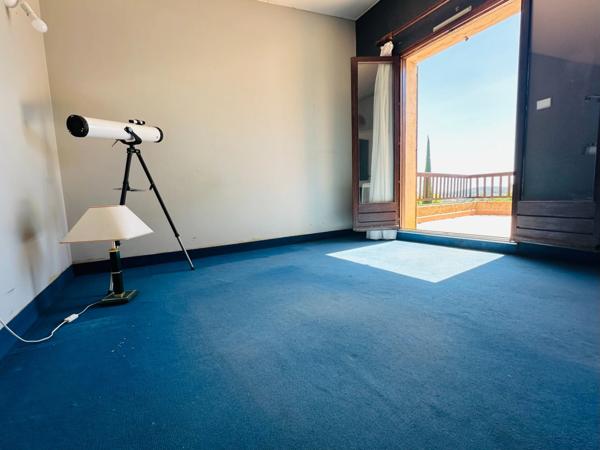 Maison familiale 5 chambres – 173 m² – Jardin, piscine, garage, terrasse et vue