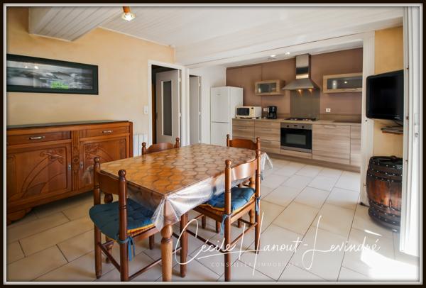 PLEINE-FOUGERES - Plein Bourg - Propriété 39 m² (potentiel 75 m²) en pierre couverture récente - Terrain 118 m
