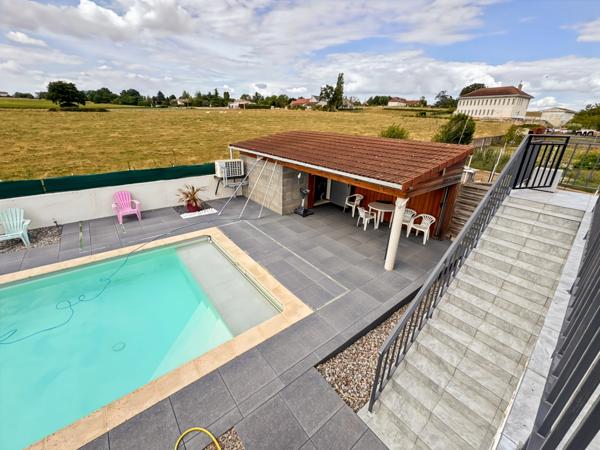 Maison à vendre 3 pièces MARCIGNY (71) 74m² - 2 chambres - piscine - terrasse - dépendances - terrain 637m²