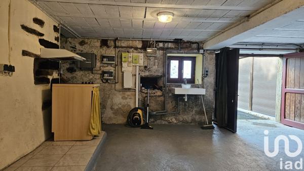 Grange 2 pièces de 140 m² à Saint-Constant-Fournoulès (15600)