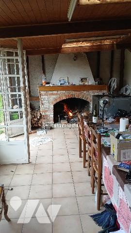 PAVILLON JUMELE D'UN COTE