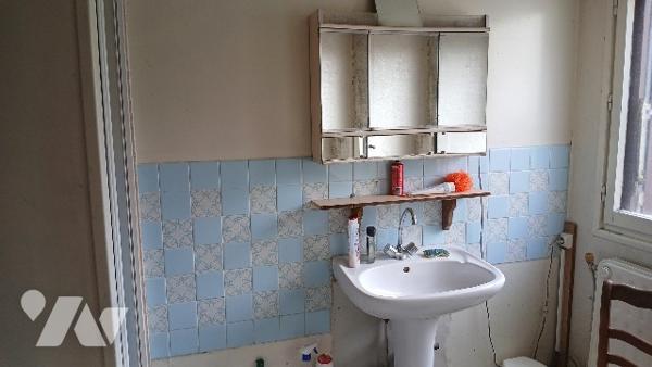 PAVILLON JUMELE D'UN COTE