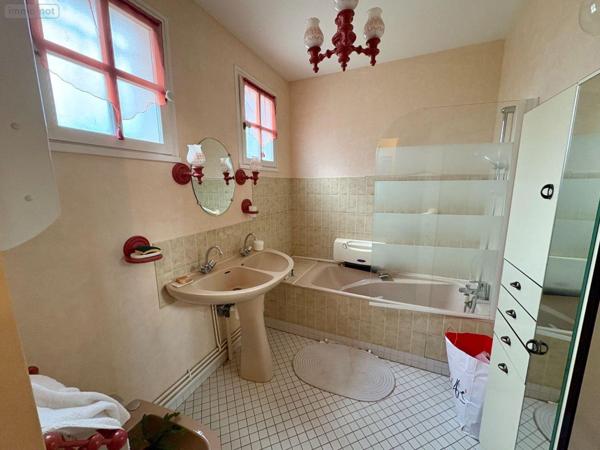 Maison à vendre à Pacé en Ille-et-Vilaine (35740), ref : 11803/2350   
Centre-Bourg