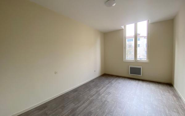 Appartement à louer    4 pièces •  Castres