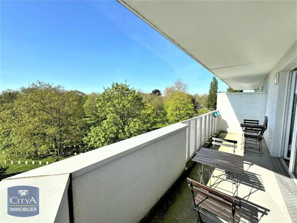 Appartement à louer 4 pièces 81.5m² Lille (59000)