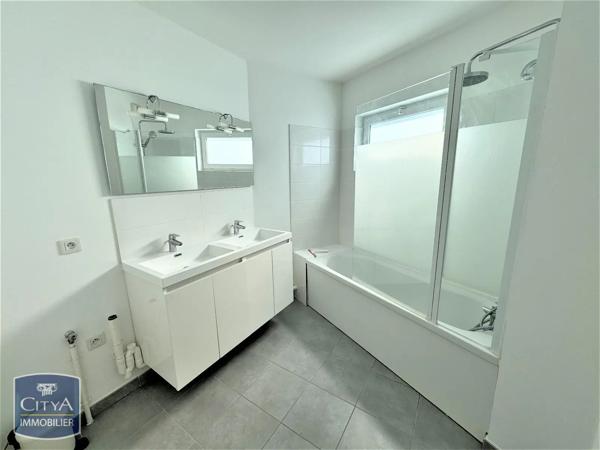 Appartement à louer 4 pièces 81.5m² Lille (59000)