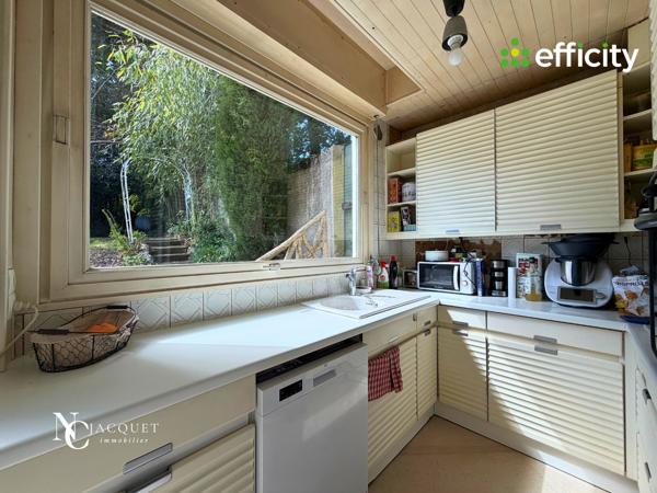 Maison
         5 pièces
        - 157 m² Bien prestige 690 000 € *