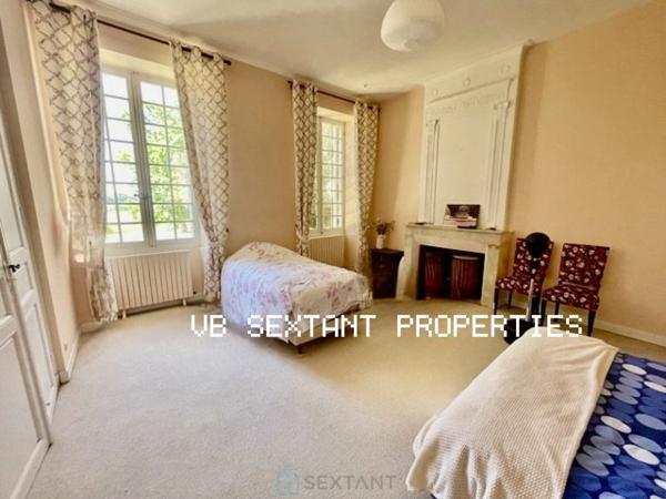 Entre- Deux- Mers, Domaine 2,5 hectares avec Belle demeure de charme et dépendances