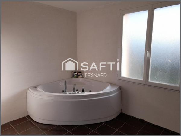 Maison de village 7 pièces 180m2 environ 86200 Pouant