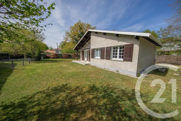 Maison à vendre  10 pièces - 216,15 m 2   ST MEDARD EN JALLES  - 33