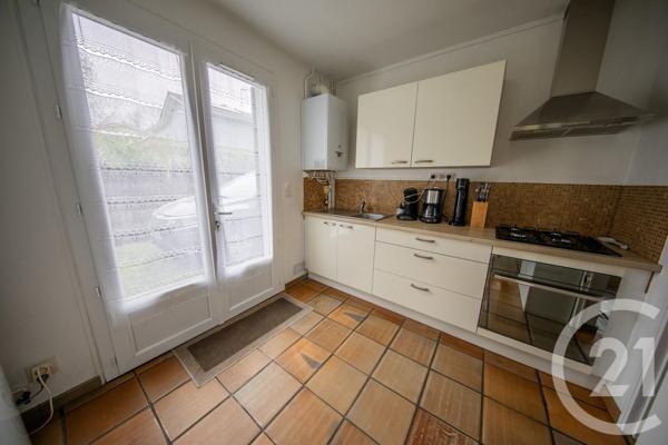 Maison à vendre  10 pièces - 216,15 m 2   ST MEDARD EN JALLES  - 33