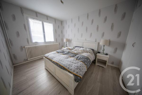 Maison à vendre  10 pièces - 216,15 m 2   ST MEDARD EN JALLES  - 33