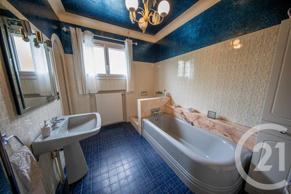 Maison à vendre  10 pièces - 216,15 m 2   ST MEDARD EN JALLES  - 33