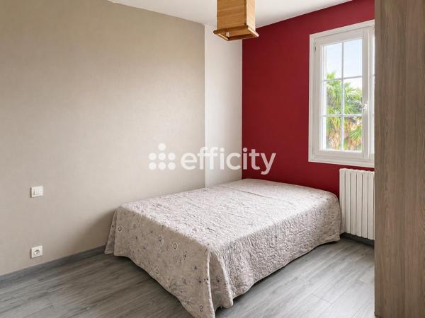 Maison
         7 pièces
        - 204 m² 630 000 € *