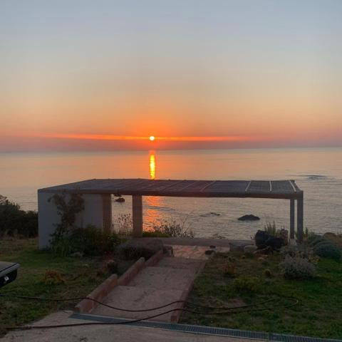 Villa d'environ 320 m2 au bord de l'eau