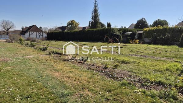 Terrain à bâtir plat et clôturé sur 3 cotés