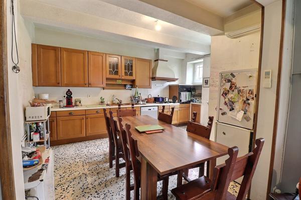 A VENDRE Entraigues Sur La Sorgue, ensemble immobilier 215 m²
