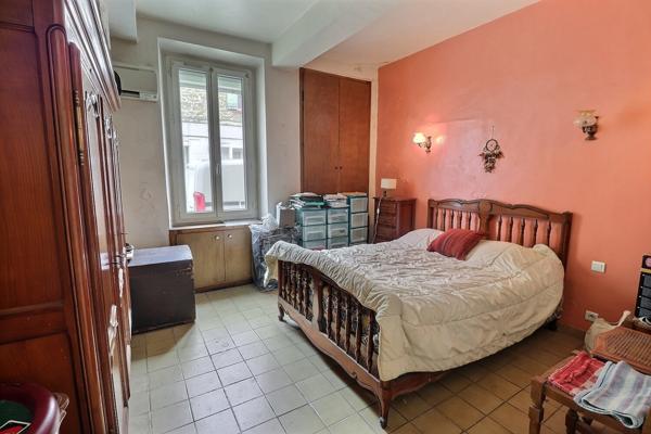A VENDRE Entraigues Sur La Sorgue, ensemble immobilier 215 m²