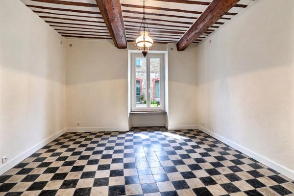 A VENDRE Entraigues Sur La Sorgue, ensemble immobilier 215 m²