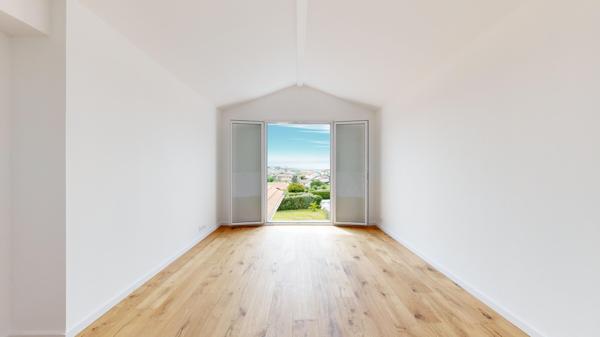 Maison
                                                                                                                                                                                                                                                                                                                        7 pièce(s)                                                                                                                                                                                                          5 chambre(s)                                                                                                                                                                                                          265  m²