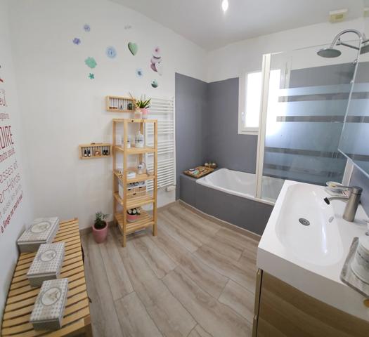 Dpt Eure (27), à vendre proche du NEUBOURG maison P5 de 108 m² - Terrain de 951 m²