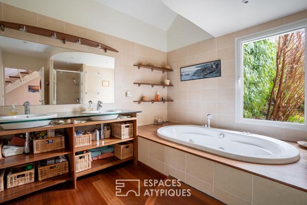 Villa d’architecte dans son écrin de verdure